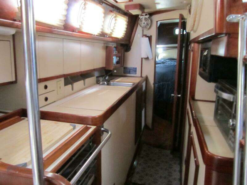 1985 Endeavour 38 CC