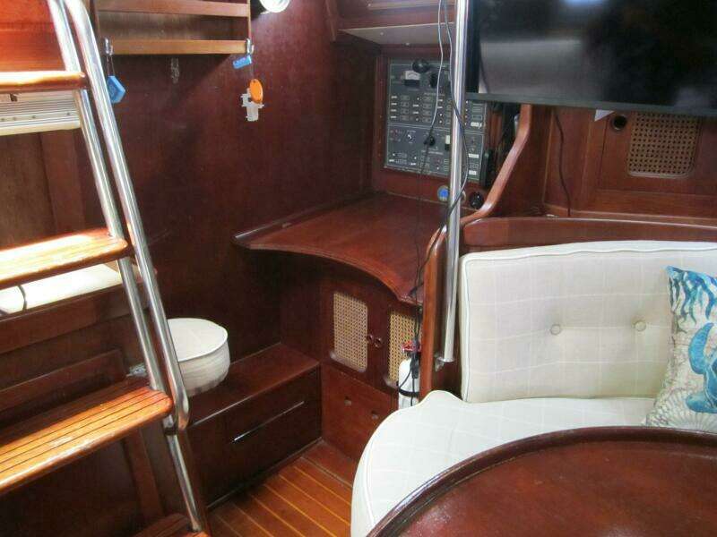 1985 Endeavour 38 CC