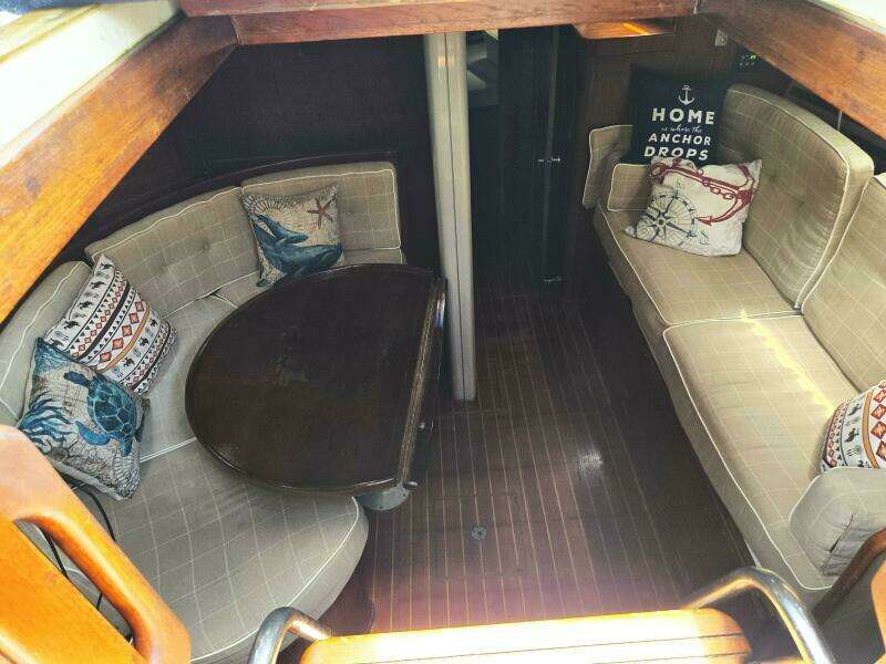 1985 Endeavour 38 CC
