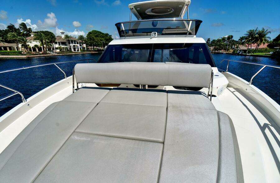 2025 Absolute 52 Fly