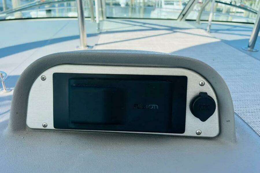 2006 Cruisers Yachts 420 Express