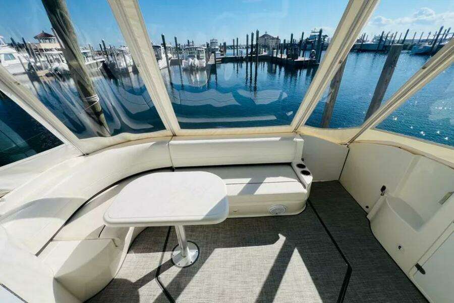 2006 Cruisers Yachts 420 Express