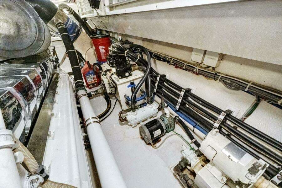 2008 Viking 74 Enclosed Bridge