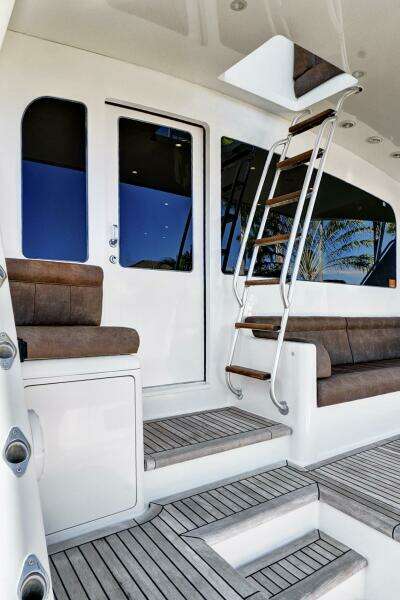 2008 Viking 74 Enclosed Bridge