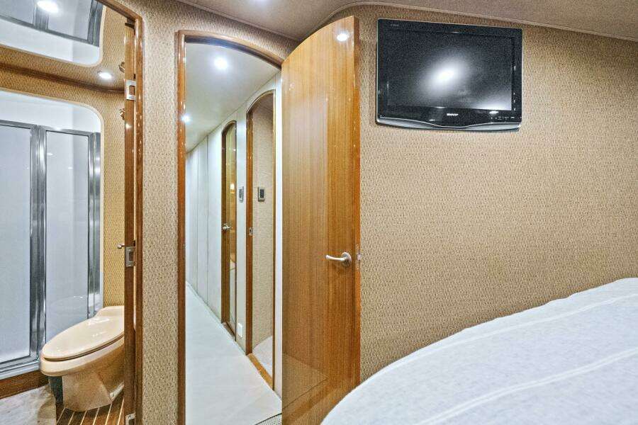 2008 Viking 74 Enclosed Bridge