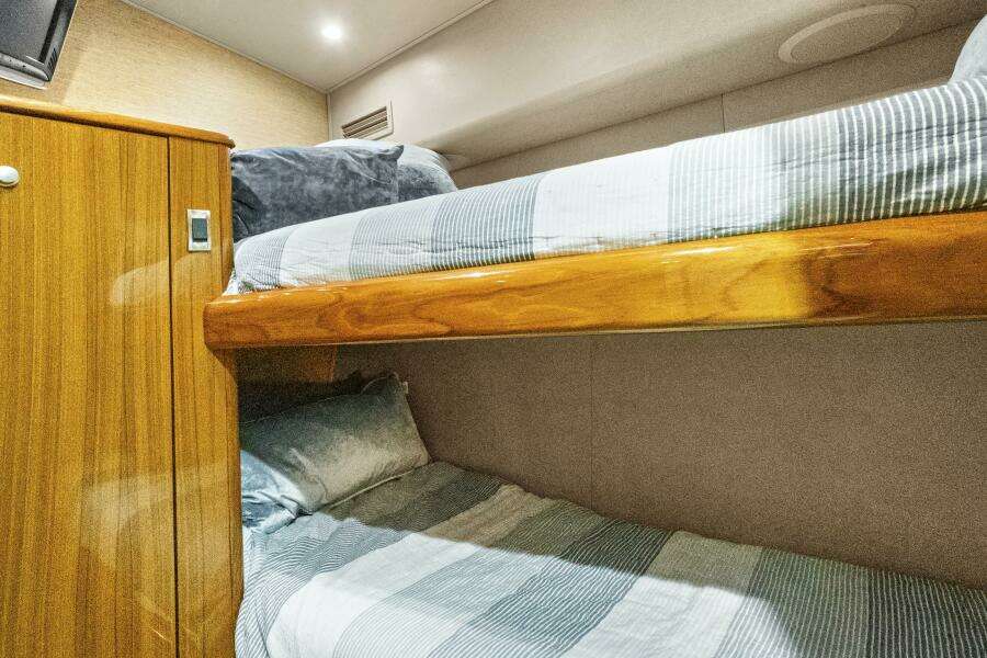 2008 Viking 74 Enclosed Bridge