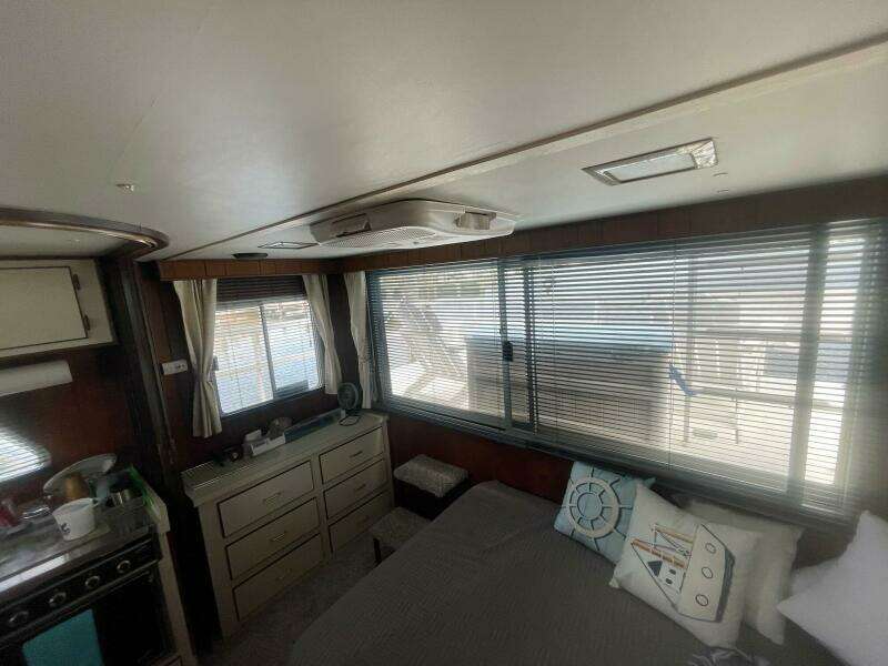 1991 Gibson 37 Standard Houseboat