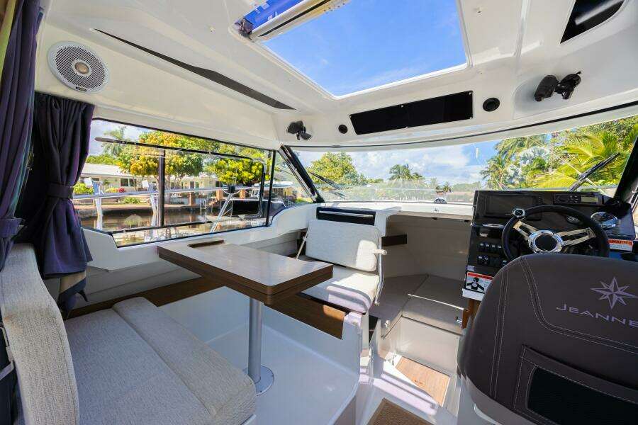 2022 Jeanneau NC 795 Series 2