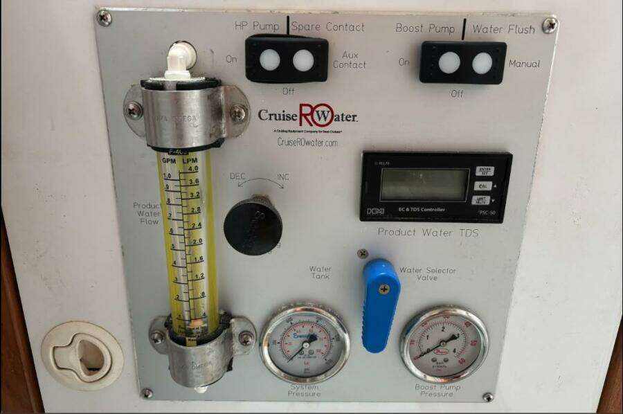 1999 Manta 40 Sail Catamaran