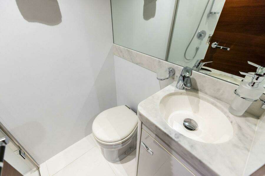 2018 Princess Y75 Motor Yacht