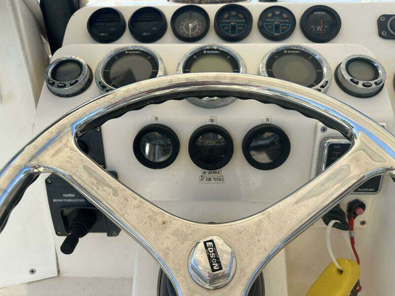 1994 Intrepid 376 Walkaround