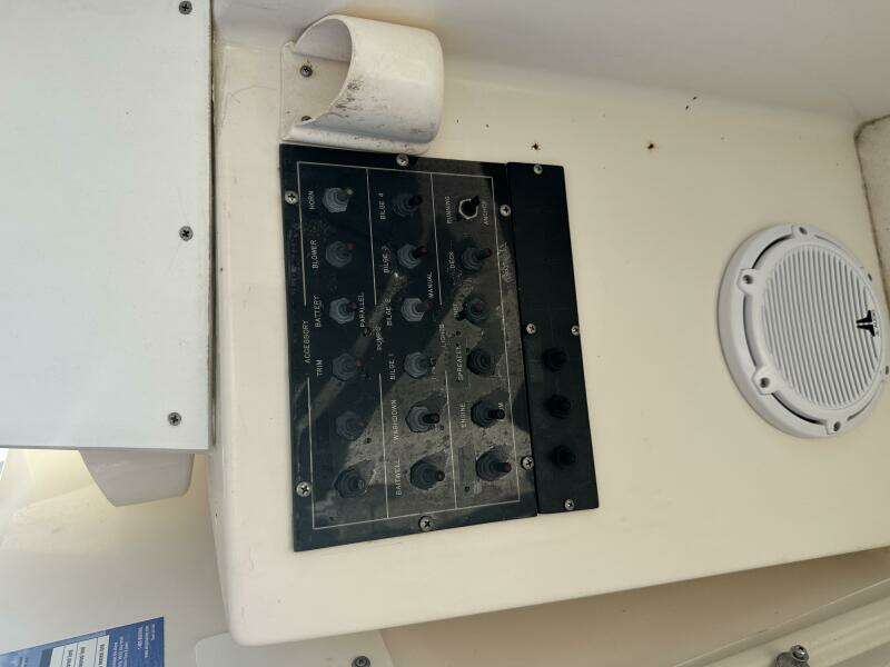 1994 Intrepid 376 Walkaround