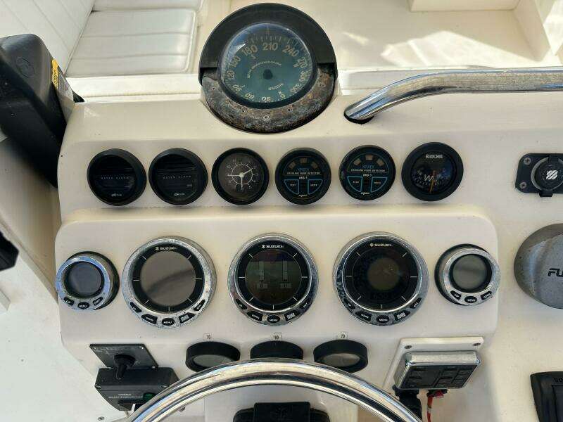 1994 Intrepid 376 Walkaround