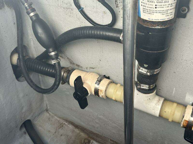 1994 Intrepid 376 Walkaround