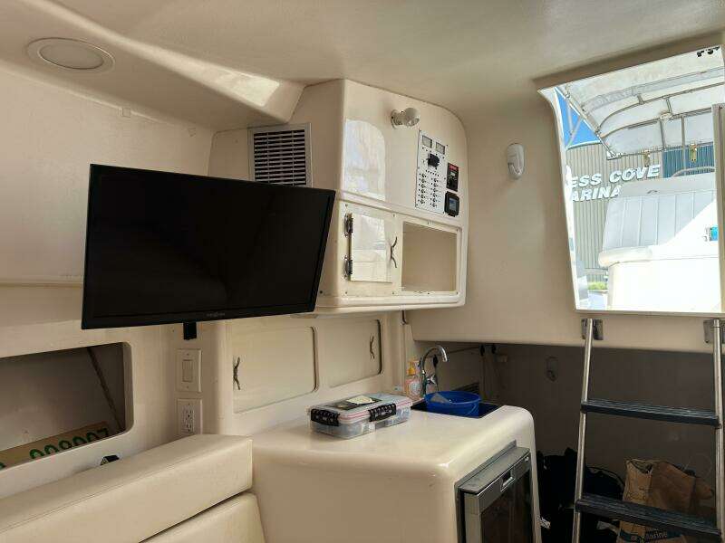 1994 Intrepid 376 Walkaround