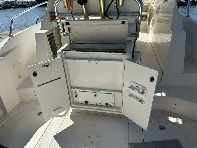 1994 Intrepid 376 Walkaround