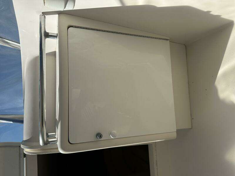 1994 Intrepid 376 Walkaround