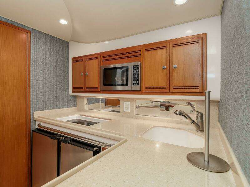 2008 Cabo 38 Express SHOW TIME - Galley