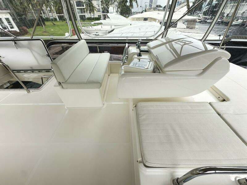 2014 Ferretti Yachts 530