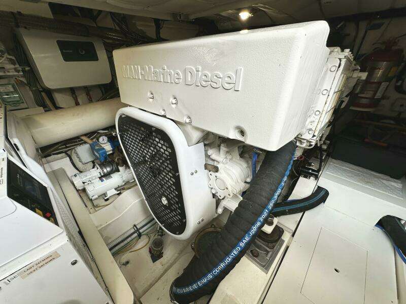 2014 Ferretti Yachts 530