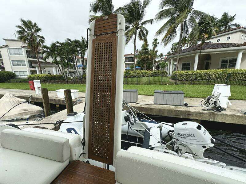 2014 Ferretti Yachts 530