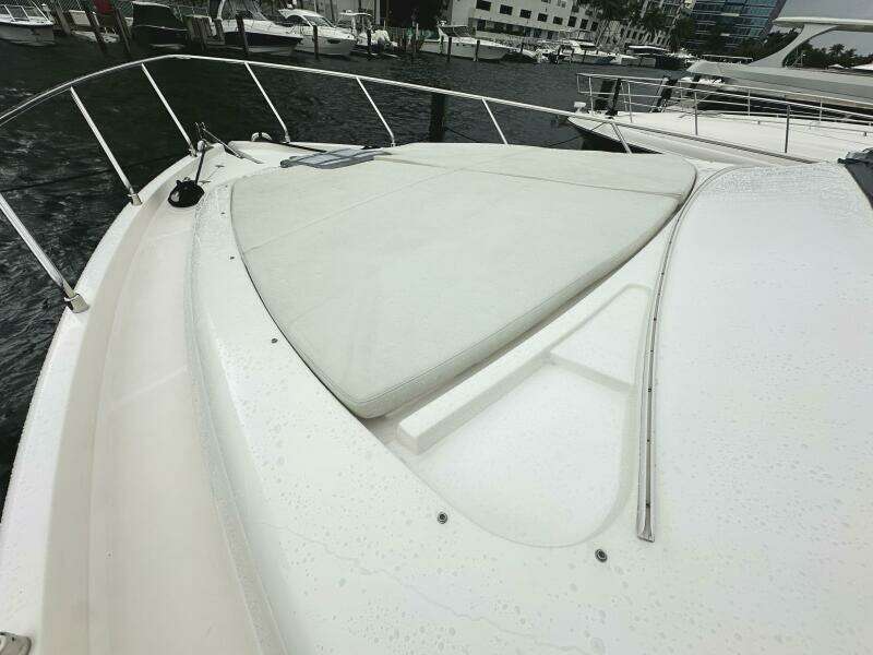 2014 Ferretti Yachts 530