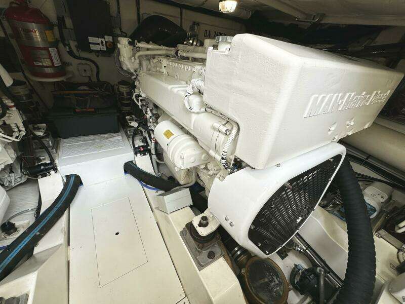 2014 Ferretti Yachts 530