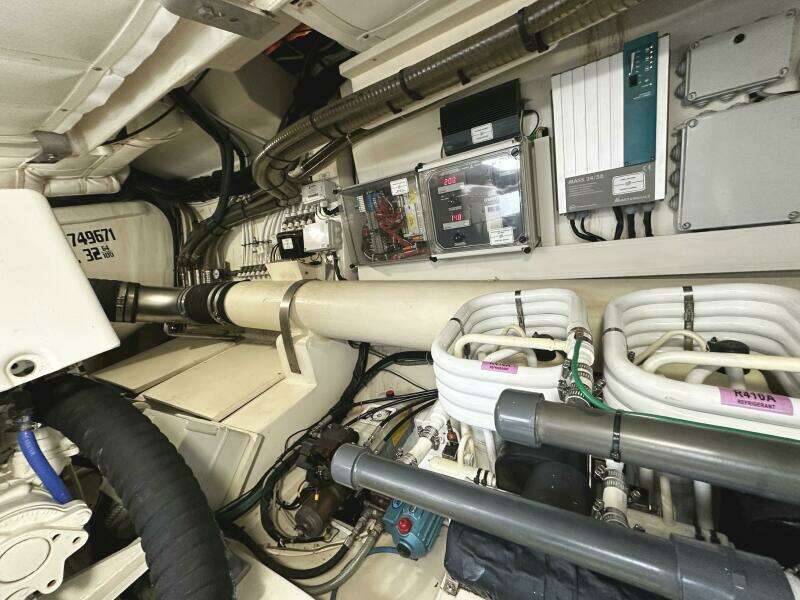 2014 Ferretti Yachts 530