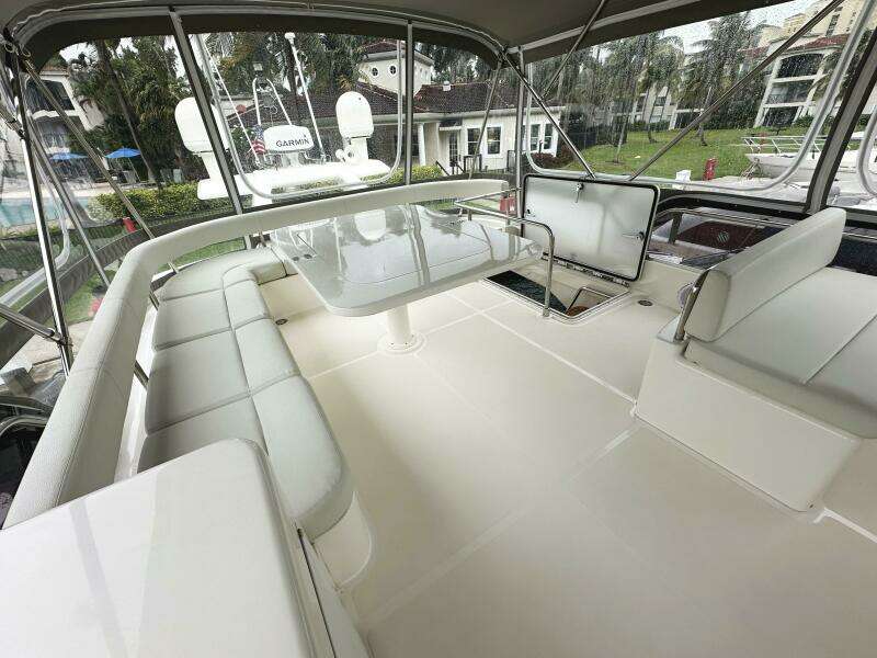 2014 Ferretti Yachts 530