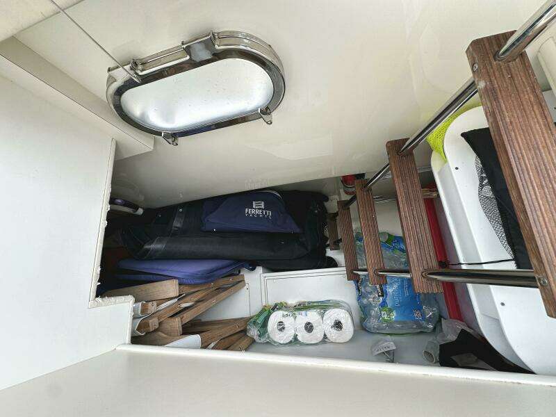 2014 Ferretti Yachts 530