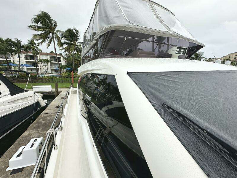 2014 Ferretti Yachts 530