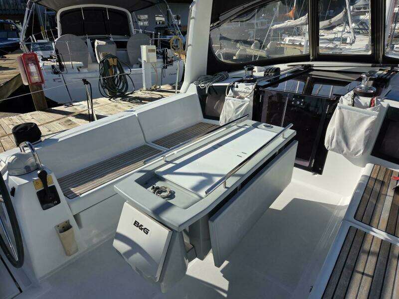 Beneteau 41 Cockpit