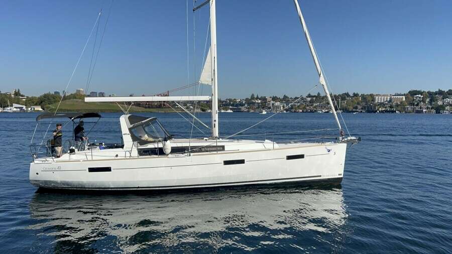 2014 Beneteau Oceanis 41 - Blue Jay
