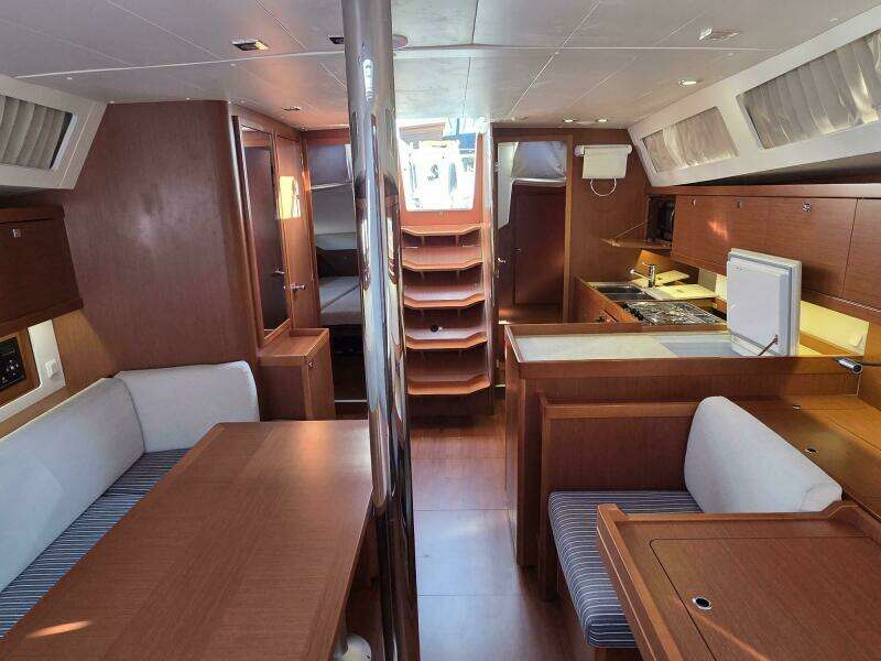 Beneteau 41 Salon Looking Aft