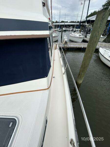 34' Sabreline port side deck1