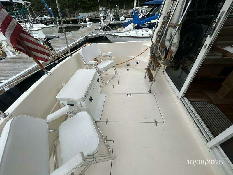 34' Sabreline cockpit port