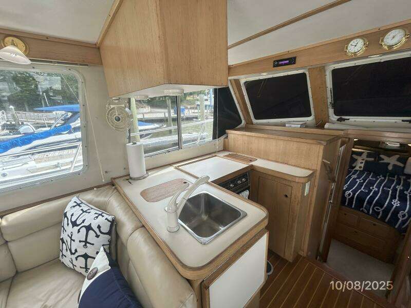 34' Sabreline galley1