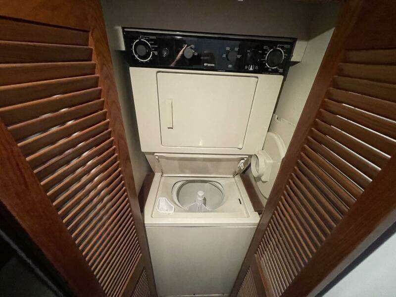 1993 Viking 50 Motor Yacht