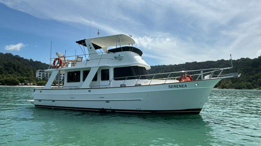 2013 Explorer Motor Yachts 40 Sedan