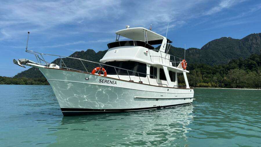 2013 Explorer Motor Yachts 40 Sedan