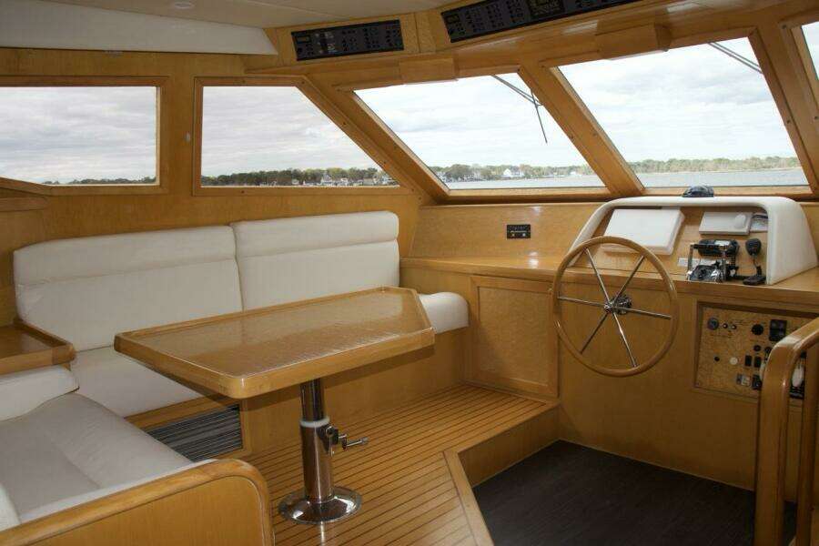 2002 McKinna 57 Pilothouse