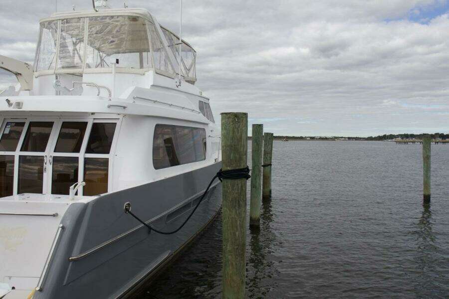 2002 McKinna 57 Pilothouse