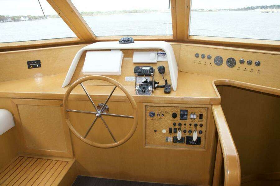 2002 McKinna 57 Pilothouse