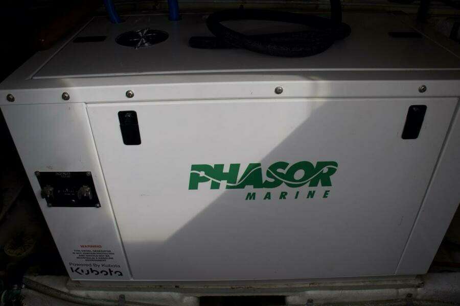 2002 McKinna 57 Pilothouse