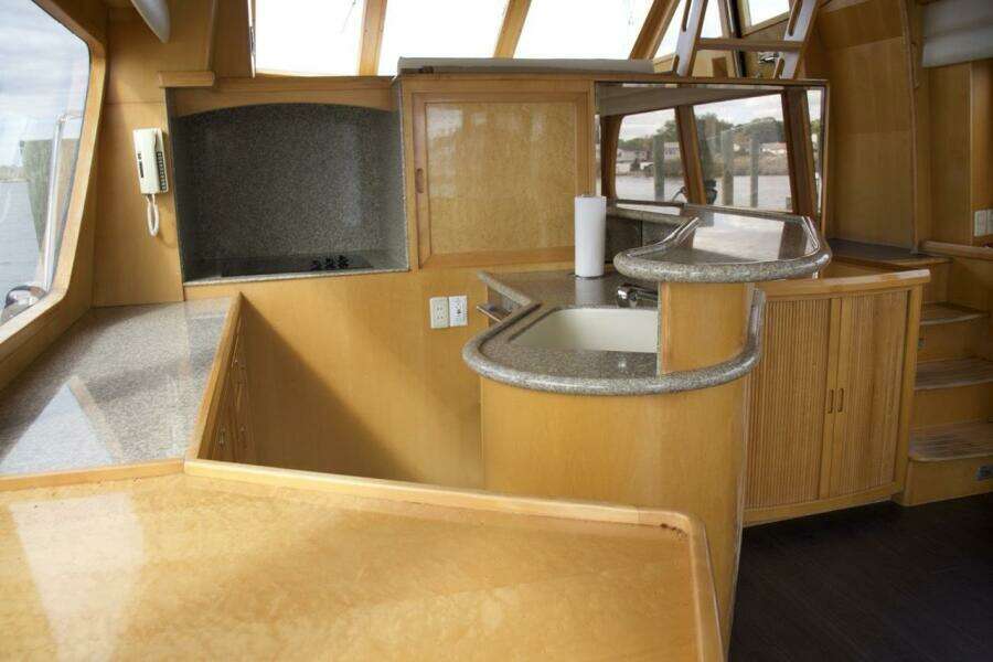 2002 McKinna 57 Pilothouse