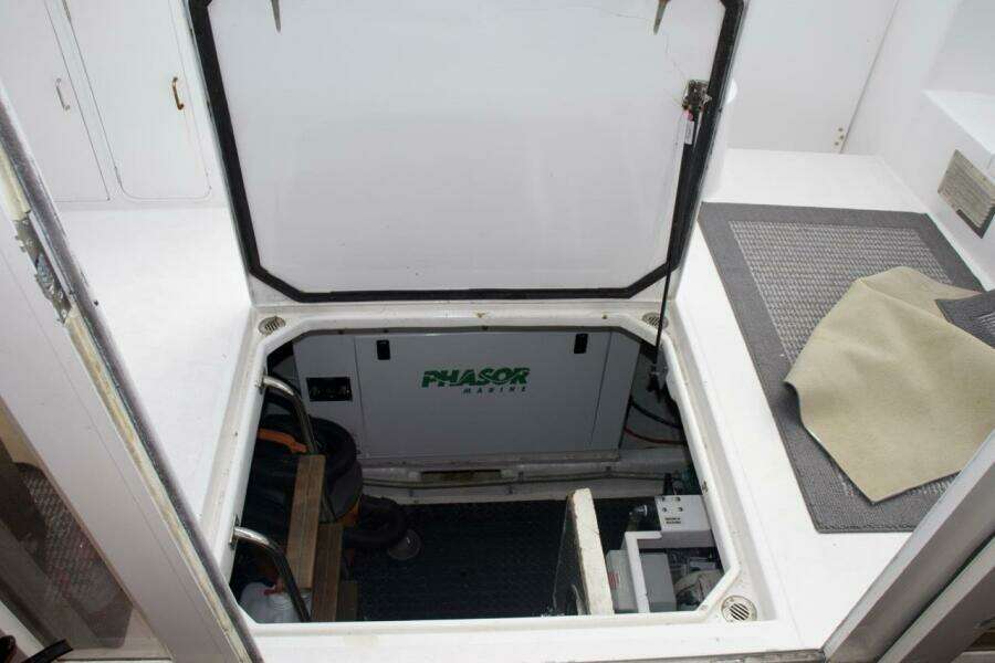 2002 McKinna 57 Pilothouse