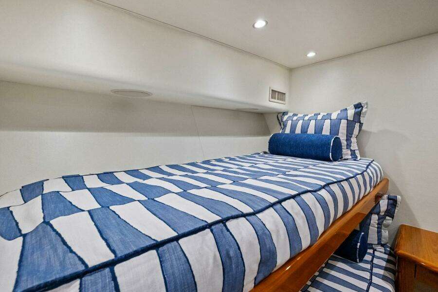 2012 82 Viking Convertible - Lady Di