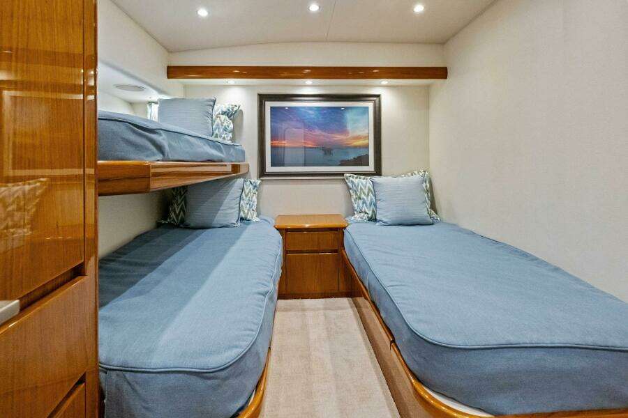 2012 82 Viking Convertible - Lady Di