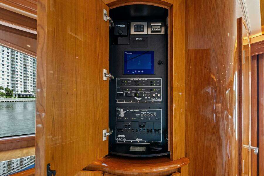 2012 82 Viking Convertible - Lady Di