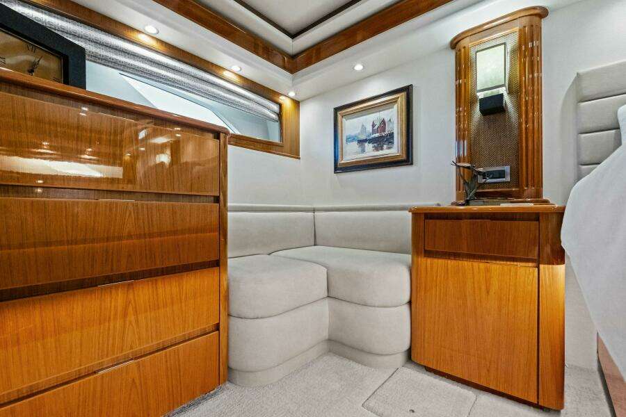 2012 82 Viking Convertible - Lady Di